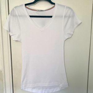 NWOT Raffi White V Neck T-Shirt